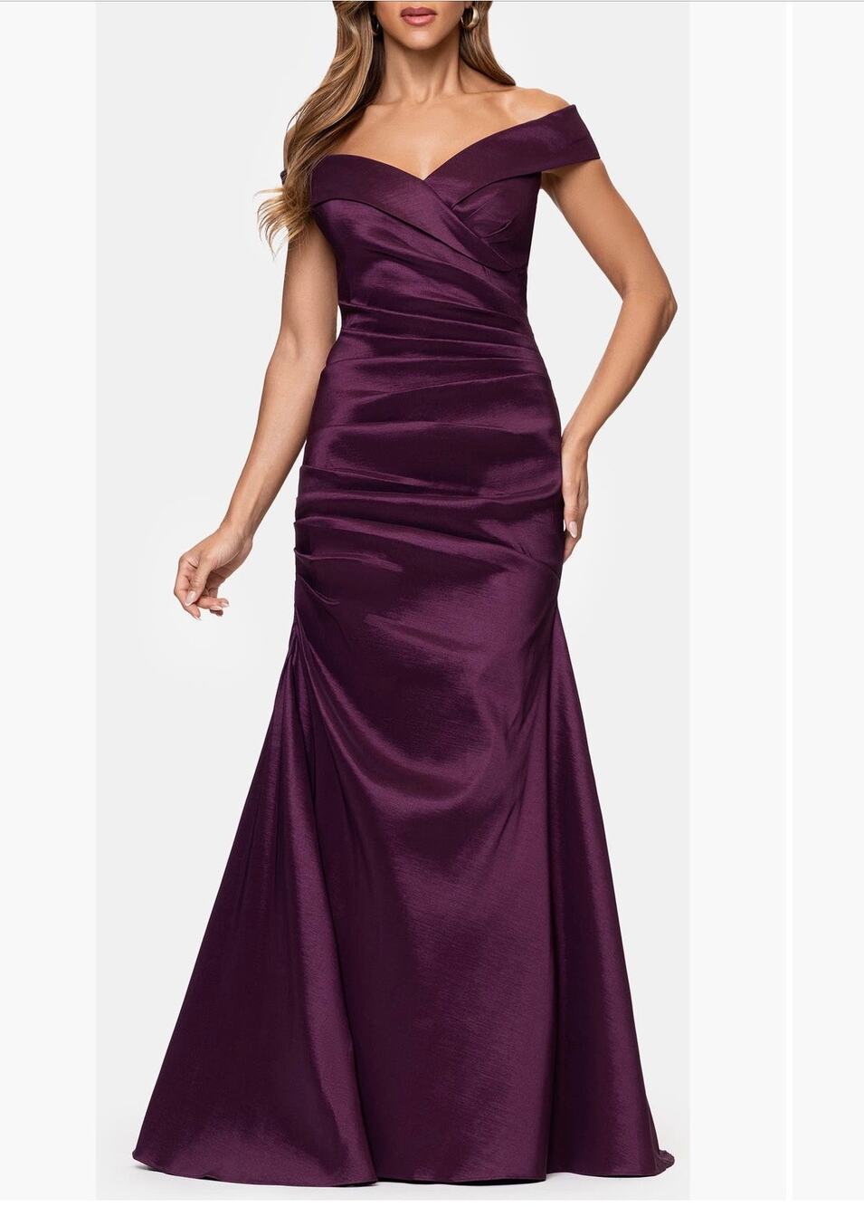 Stunning Xscape Evenings Plum Off-Shoulder Taffeta Sheath Gown